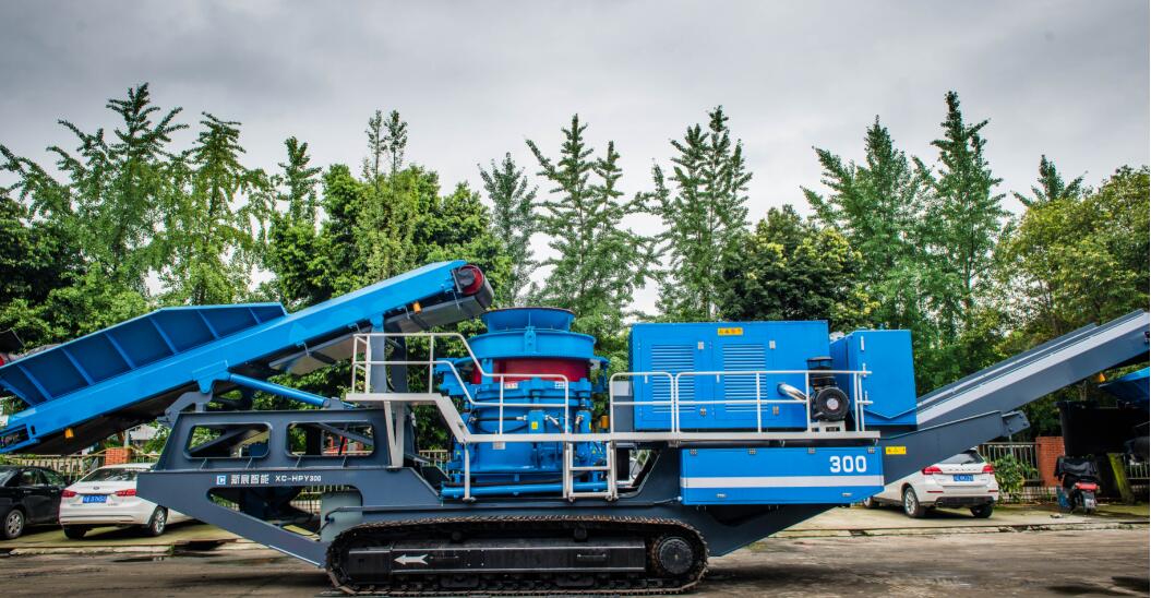 Advantages of conical mobile crushing station in granite stone processing